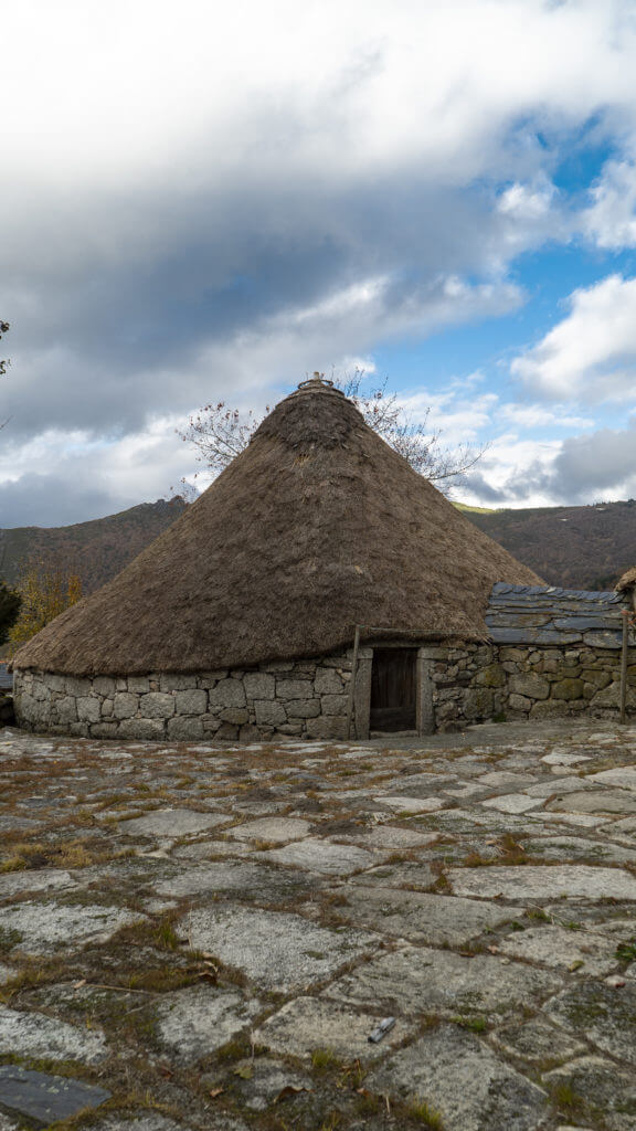 Pionerdo Y Sus Pallozas Tradicionales En Galicia TrotandoMundos