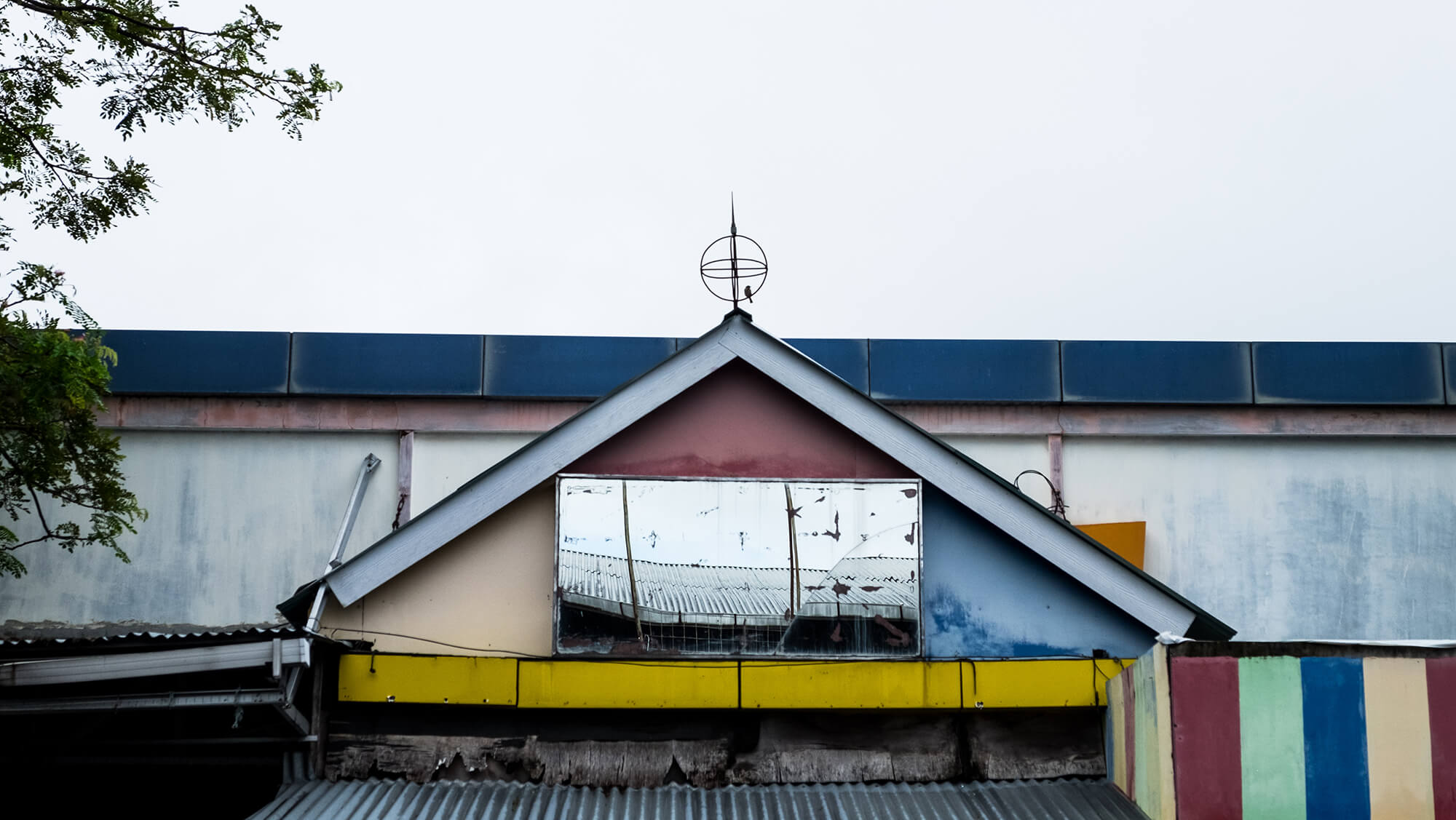 Arquitectura pintoresca en la ciudad de Manado en Sulawesi