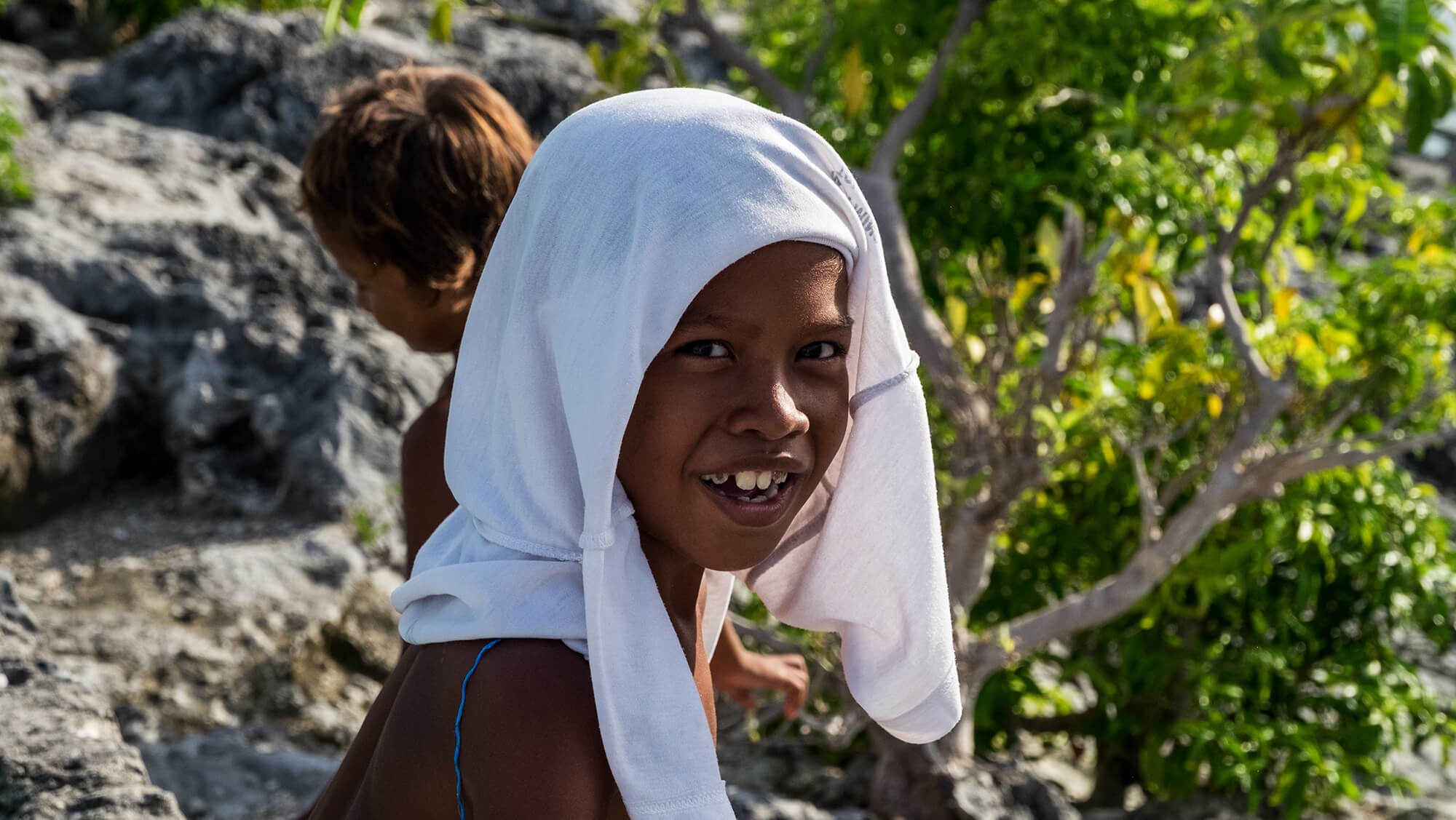 Retrato de un niño de la etnia bajau en Malenge (Islas Togean)