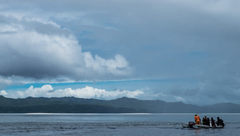 Lanchas de liveonaboard en Raja Ampar, paraíso del buceo en Papúa
