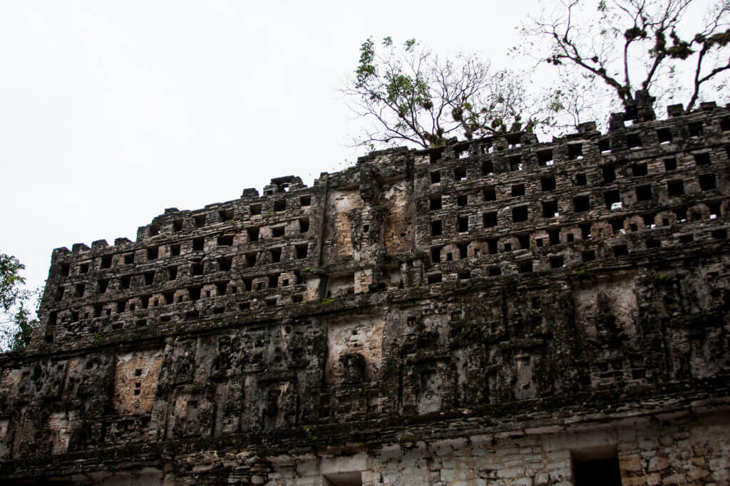 Las ruinas mayas de Yaxchilán en plena selva