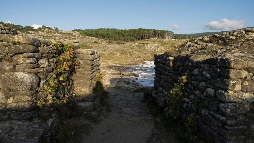 Castro de Baroña: un poblado mágico de la Edad de Hierro - TrotandoMundos